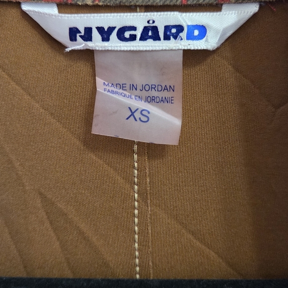 Women's Red Plaid Trench Coat - Picture 5 of 7